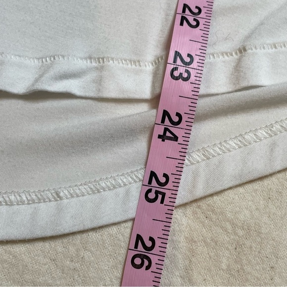 American Eagle Outfitters Soft & Sexy White V-Neck Tee Size Small w/ Embroidery - Picture 10 of 12